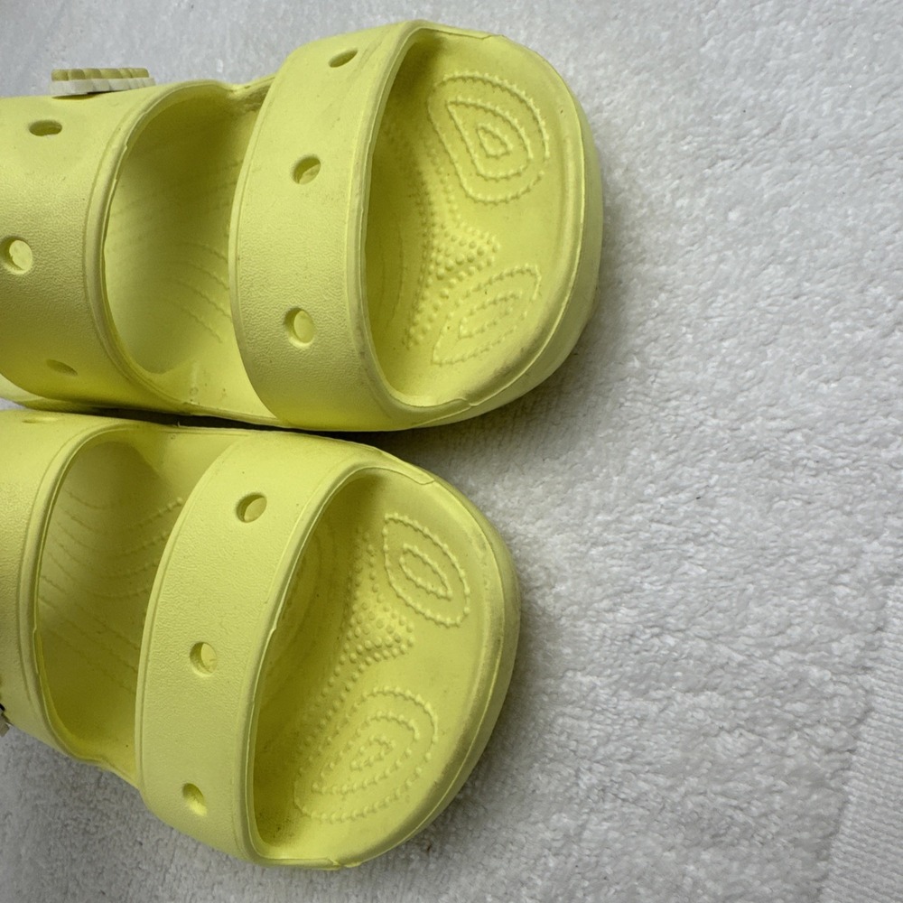 Iconic CROCS Comfort 6 M 8 W Slip On Slide 2 Strap Sandal Yellow With Crocs Jibs - Picture 2 of 11